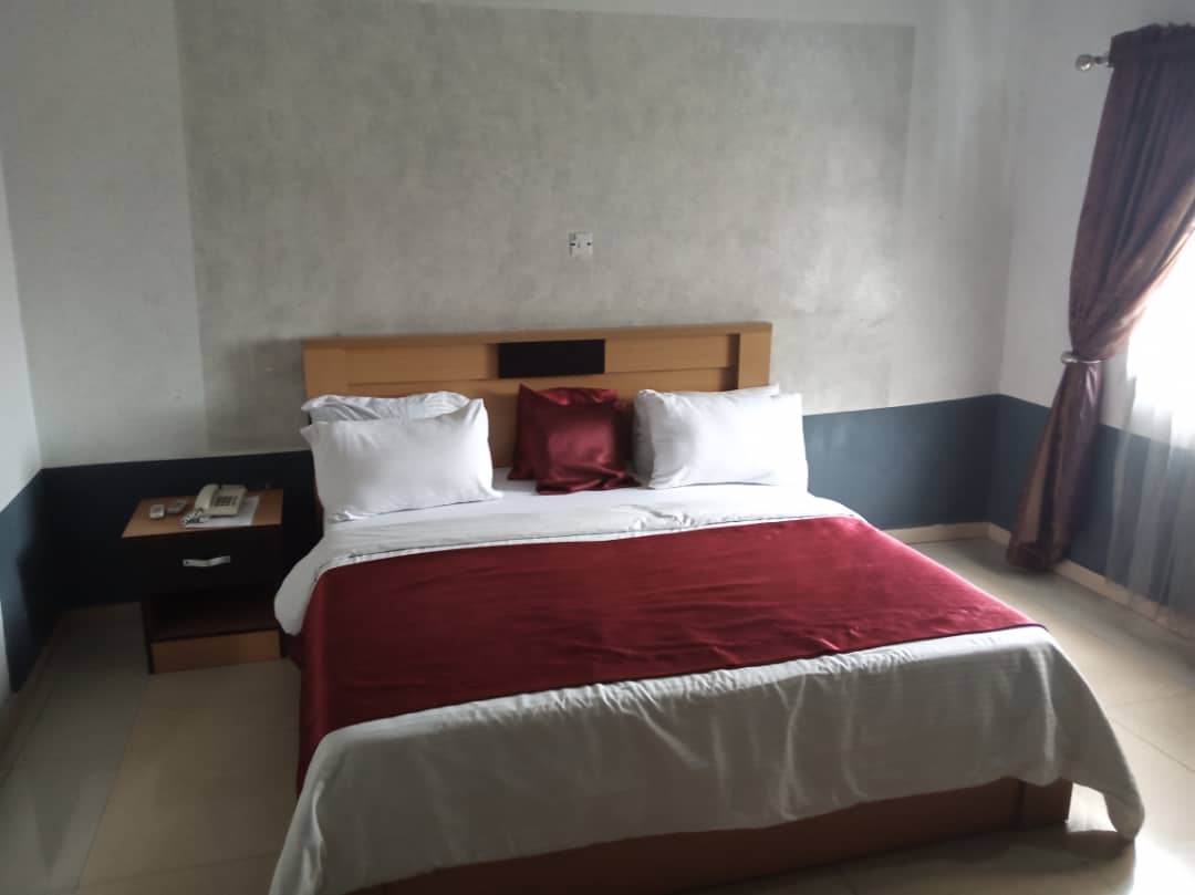 Pakiri Hotel Port Harcourt Royal Room