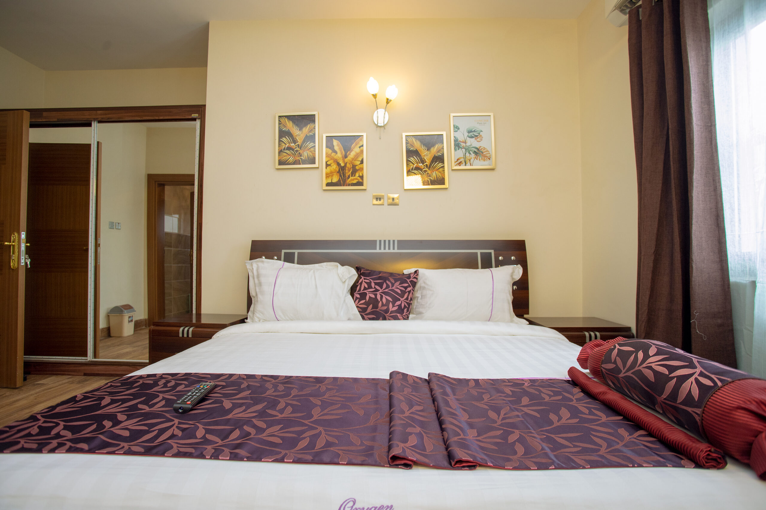 Oxygen Holiday Hotels & Resorts - Diplomatic Suite