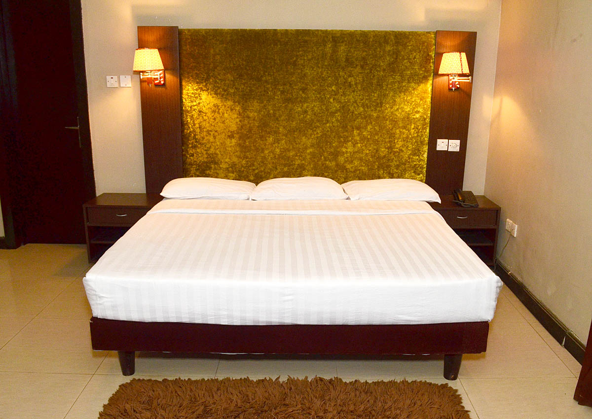 Hampton Suites - Deluxe Room