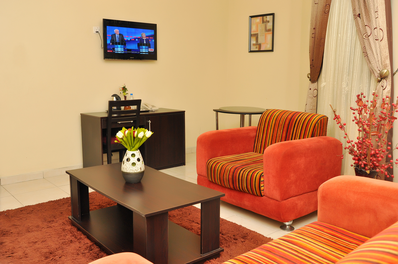 Sparklyn Hotels & Suites- Royal Suite