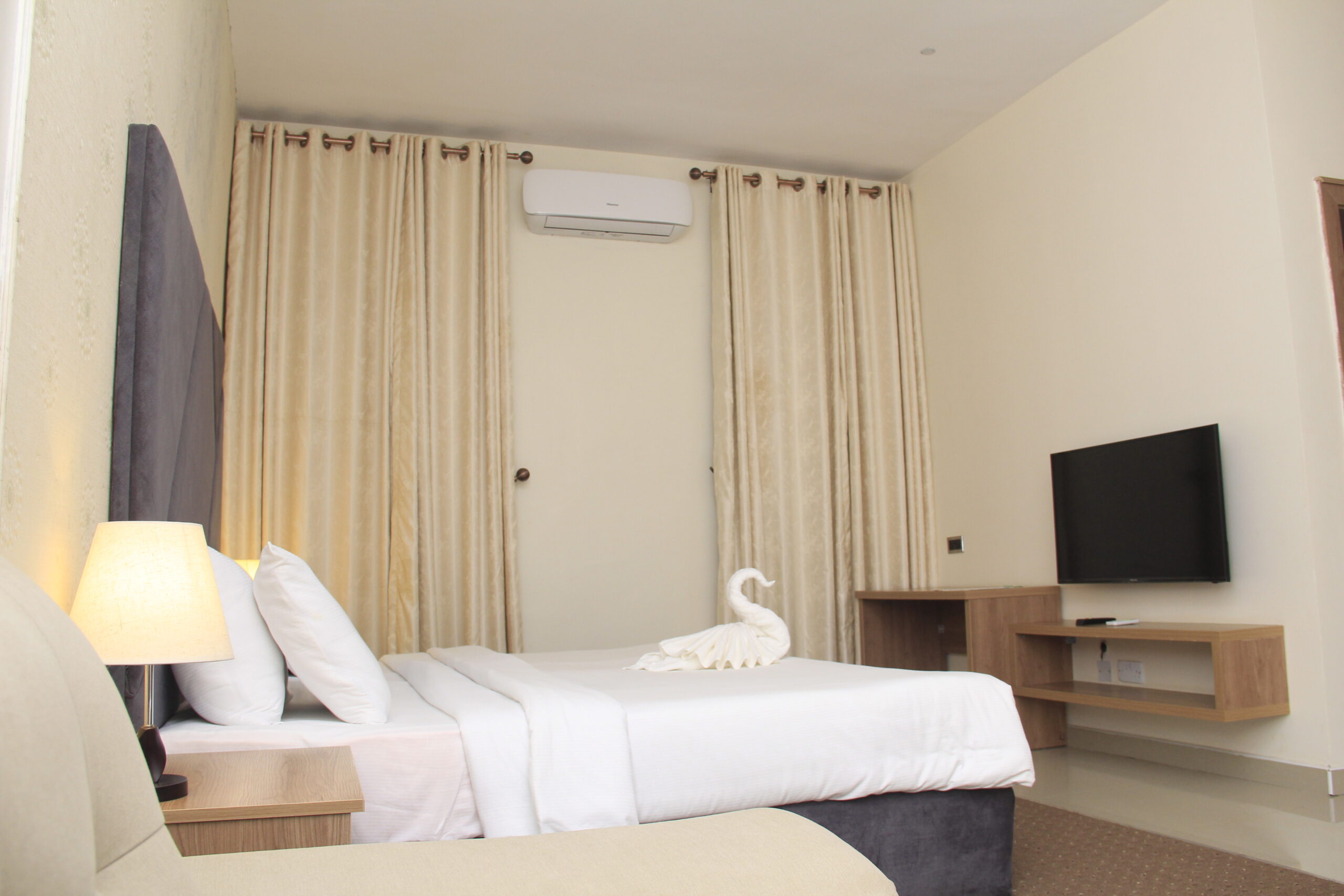 Blackrock Apartments and Suites - Studio Apartment