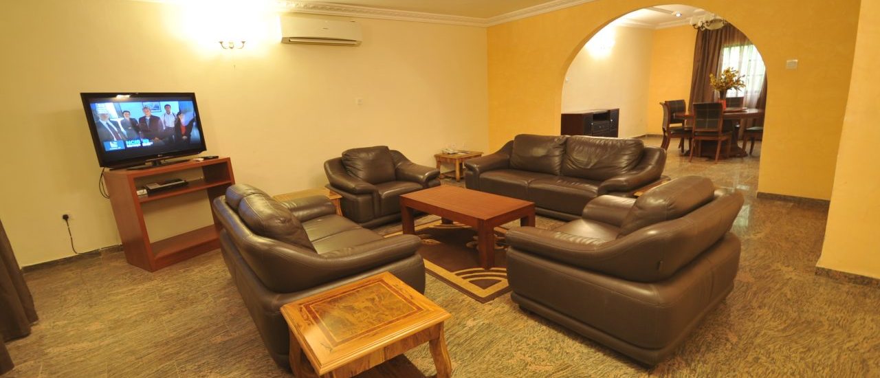 Homeville Plus Hotel - Presidential Suite (3-Bedroom)